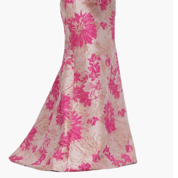 Alfred Sung One-Shoulder Pink Metallic Floral Jacquard Trumpet Gown - Picture 4 of 5